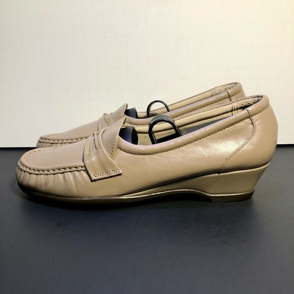 Womens SAS Tripad Comfort Beige Slip On Loafers / Size 7 - Picture 4 of 9